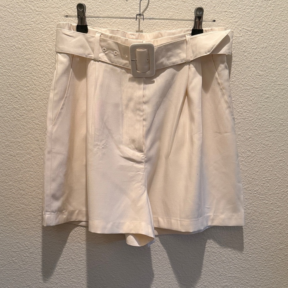 Mango Cream Women's Belted Shorts